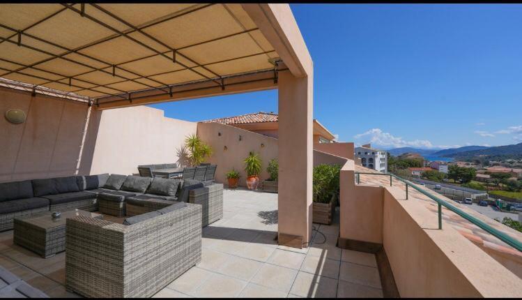Chez Pasqua ! Appartement Spacieux Avec Terrasse 2 Chambres 6 Couchages En Rooftop LʼÎle-Rousse Zewnętrze zdjęcie